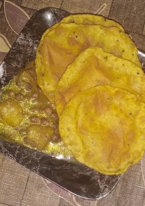 मैदे की पूरी (maide ki poori recipe in Hindi) रेसिपी मुख्य फोटो