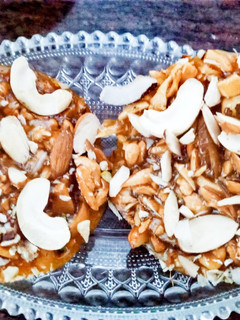 मिक्स ड्राई फ्रूट चिक्की (mix dry fruit chikki recipe in Hindi) रेसिपी मुख्य फोटो