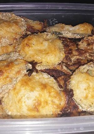 A picture of Mozzarella Zucchini crisps.