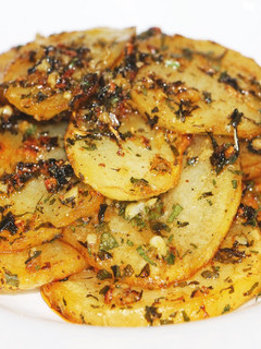 Una foto de Patatas al ajillo