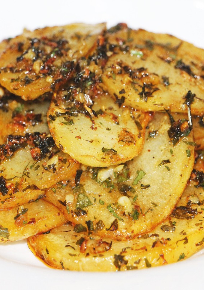 Una foto de Patatas al ajillo