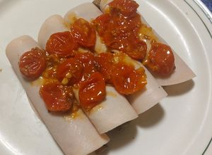 Una foto de Rollitos light de pechuga de pavo con champiñones
