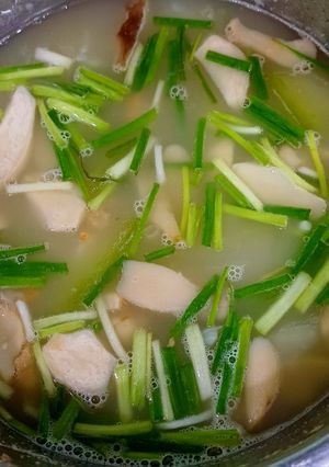 Hình của món Canh bí xanh nấu tôm và nấm đùi gà.