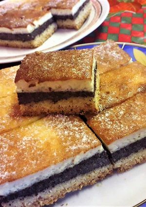 Karácsonyváró tejfölös, mákos sütemény recept fotója