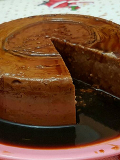 Una foto de Flan de Turrón de Chocolate Crujiente -Thermomix