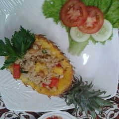 A picture of Pineapple Fried Rice.
