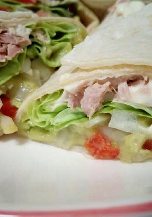 Foto principal de Sándwich fresco de tortillas de trigo