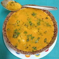 A picture of My Childhood Family Memories & favourite ---- Bhat Na Rasawala Muthiya.
