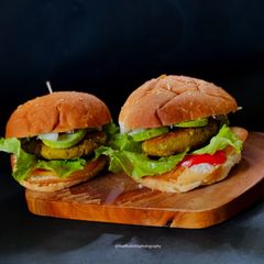 A picture of Falafel Burger.