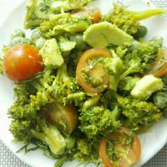 Una foto de Ensalada de Brócoli, Arveja y Aguacate