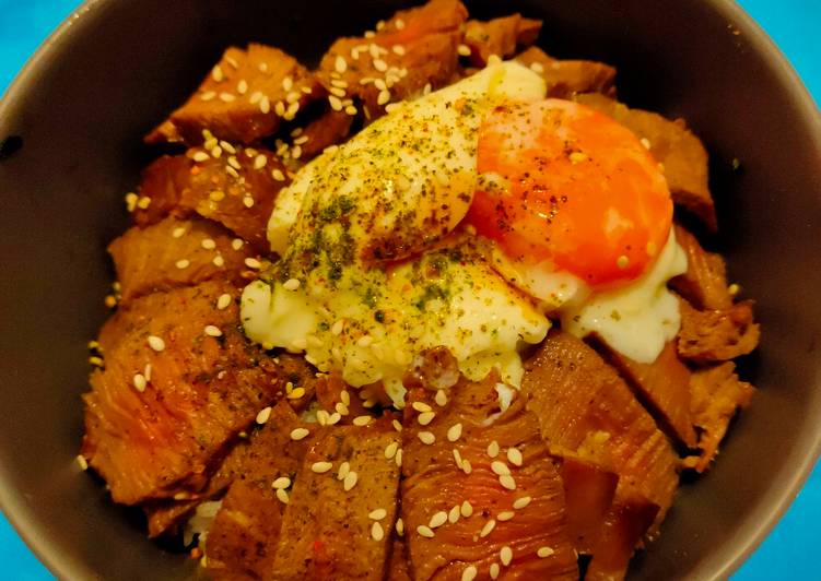 Grilled Beef With Onsen Egg