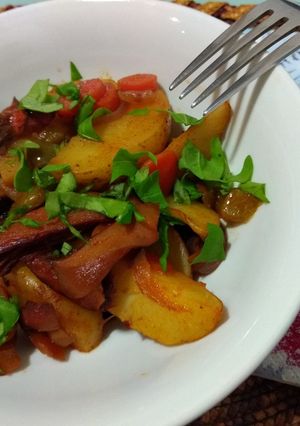 Una foto de Robellones al horno con patatas y Agua de mar