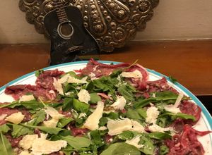 Una foto de Carpaccio de ternera 🦀