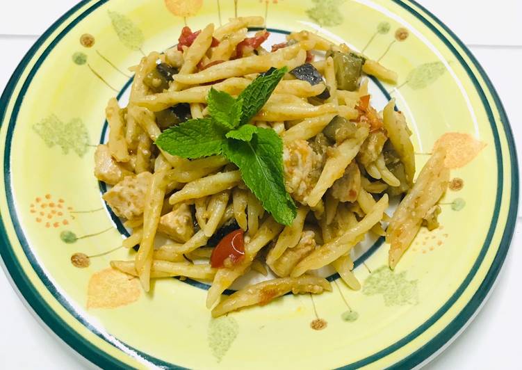 Recipe of Speedy Trofie spada e melanzane