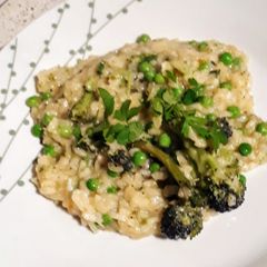 Pea and broccoli risotto A picture of Pea and broccoli risotto.