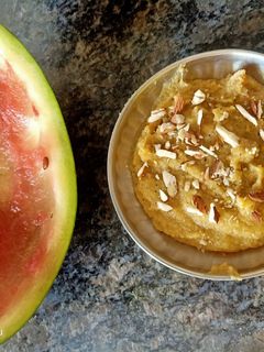 तरबूज़ के छिलके का हलवा(tarbuj ke chilke ka halwa recipe in hindi) रेसिपी मुख्य फोटो