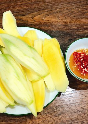 Hình của món Xoài chấm mắm đường.