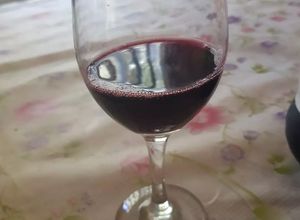 Una foto de Vino con coca cola (Jote)