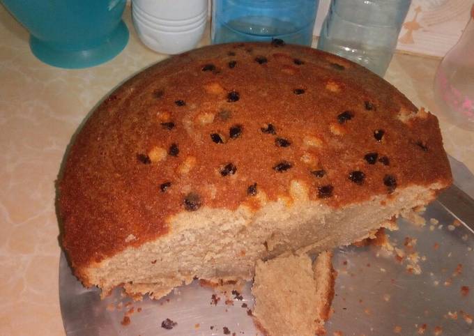 Recipe of Quick Raisin & Cinnamon Cake
