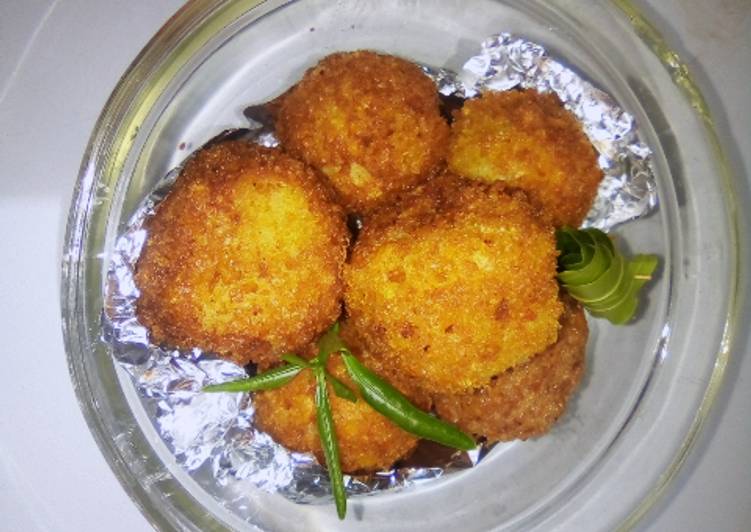 Crispy golden yam balls