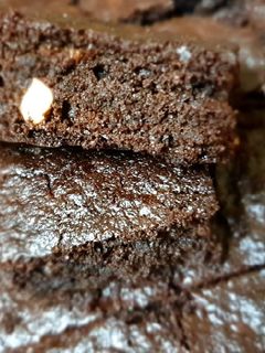 பிரௌனி/கேக் - கோதுமை மாவு நாட்டுசர்க்கரை பிரௌனி (Kothumai maavu brownie recipe in tamil) செய்முறை முக்கிய புகைப்படம்