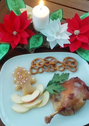 Foto principal de Pato confitado con compota de manzana en gelatina