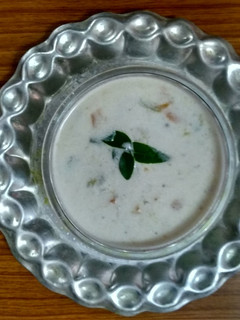 வெஜிடபுள் தேங்காய் பால் (கேரளா ஸ்டைல்)(Vegetable Coconut Milk/Stew recipe in Tamil(kerala style) செய்முறை முக்கிய புகைப்படம்