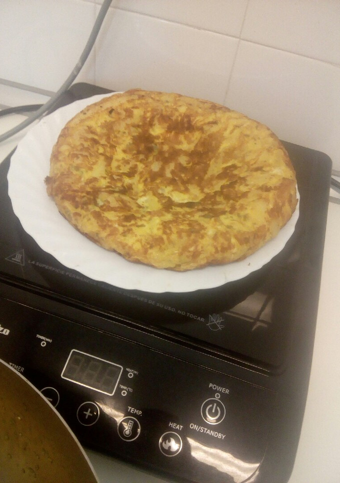 Una foto de Receta de tortilla de patatas con cebolla