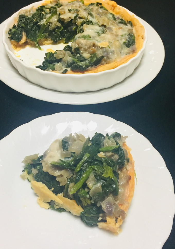 Una foto de Tarta de Espinaca, Cebolla, Queso 🧀🌿🧅👍