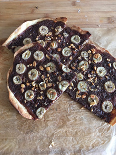 Süßer Flammkuchen mit Banane und Schokocreme Rezepthauptbild