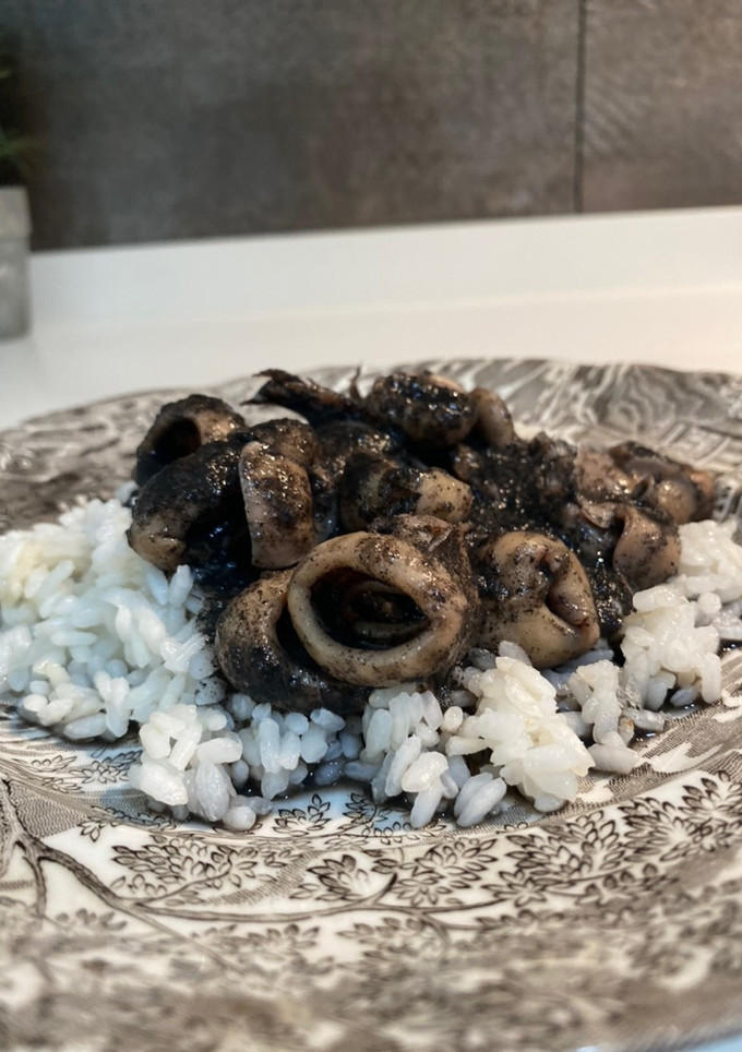 Una foto de Calamares en su tinta 🦑