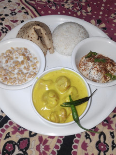 पकोड़ी कढ़ी (Pakodi kadhi recipe in hindi) रेसिपी मुख्य फोटो