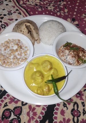 पकोड़ी कढ़ी (Pakodi kadhi recipe in hindi) रेसिपी मुख्य फोटो