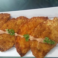 A picture of Chicken arabian puffs.