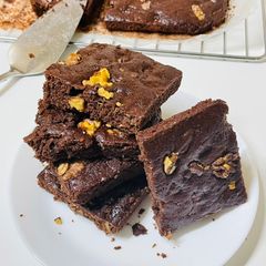 Eggless Walnut Brownie Cake A picture of Eggless Walnut Brownie Cake.