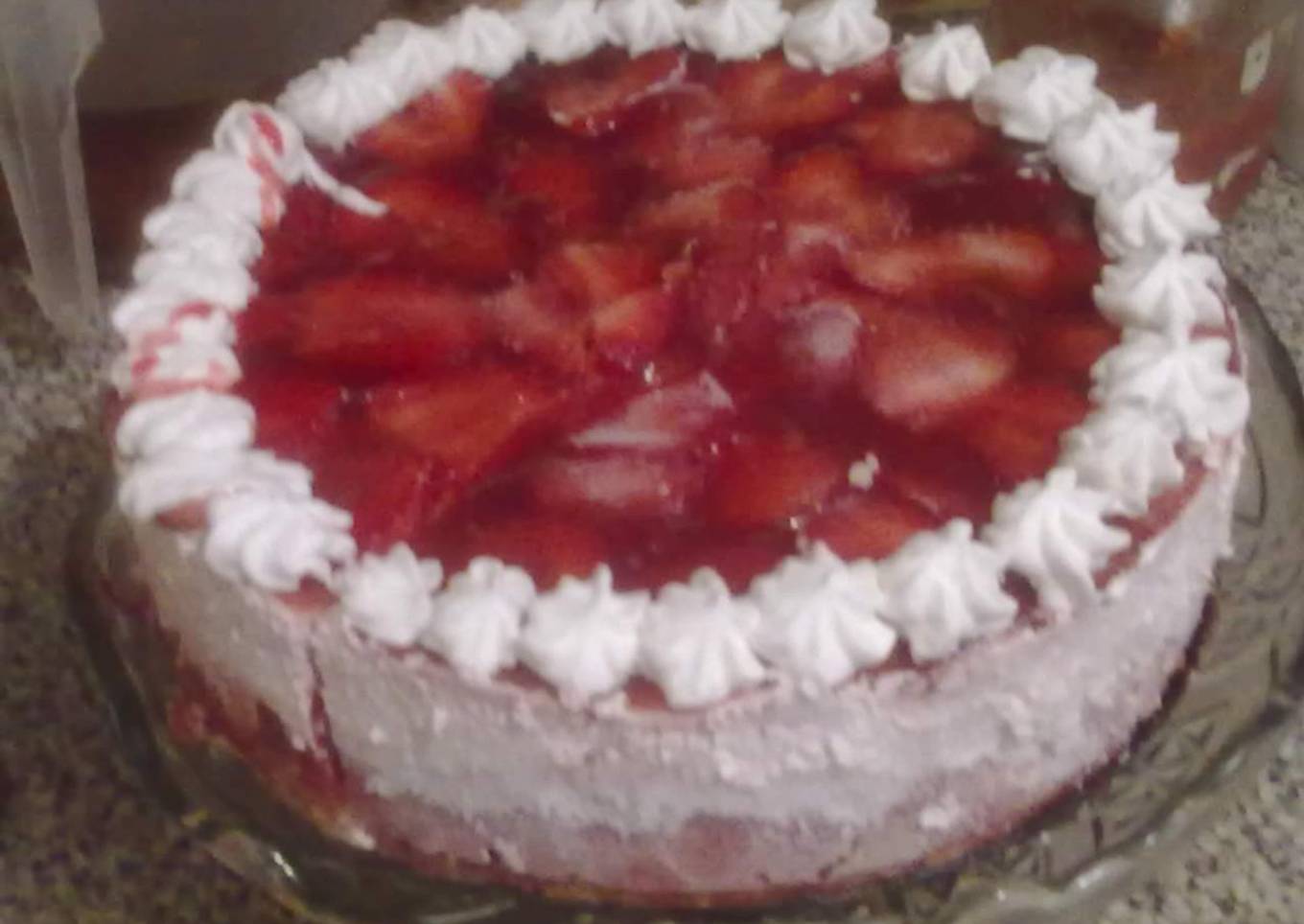 Tiramisú de fresa y nata