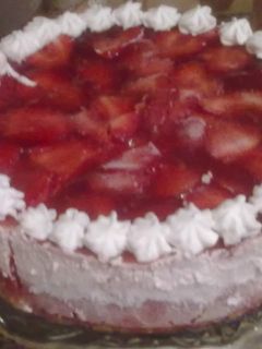 Una foto de Tiramisú de fresa y nata
