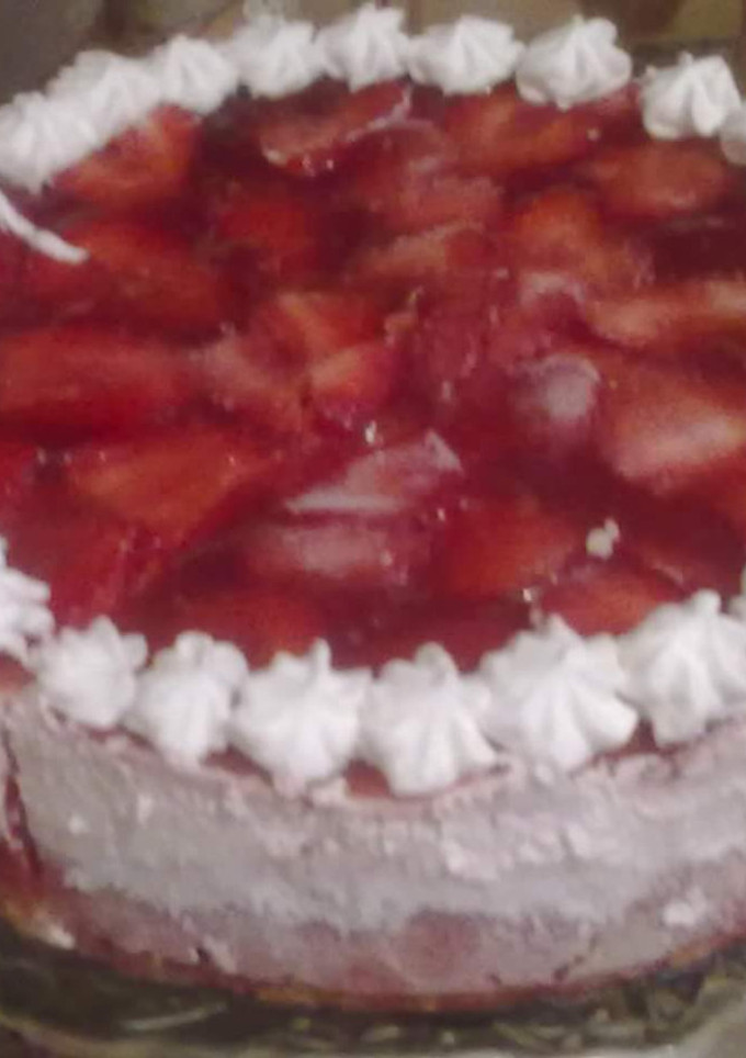 Una foto de Tiramisú de fresa y nata