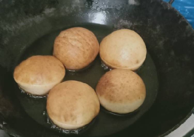 Mahamri preparation