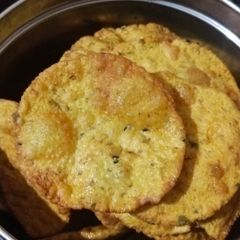 A picture of Besan papadi.