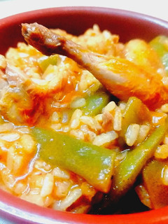 Una foto de Cazuela de arroz meloso con codornices