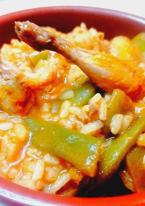 Una foto de Cazuela de arroz meloso con codornices