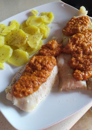 Una foto de Merluza a la vizcaína en Monsieur Cuisine Connect (muy rico!)