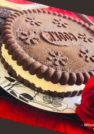A picture of Whosayna’s Oreo IceCream/Cream Cake.