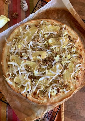 Une photo de ☆Pizza Endive Coulommiers Miel et Noix☆