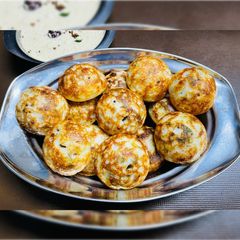 A picture of Karnataka style Paddu.