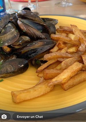 Une photo de Moules marinières et frites maison