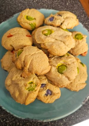 A picture of Halloween M&M Ghoul Cookies.