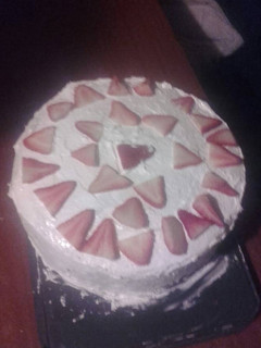 Una foto de Torta de mousse de frutilla