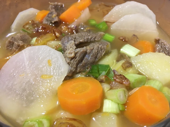 Cara Mudah Menyiapkan Resep Sup Sapi dengan Lobak, wortel dan kentang yang Enak Banget
